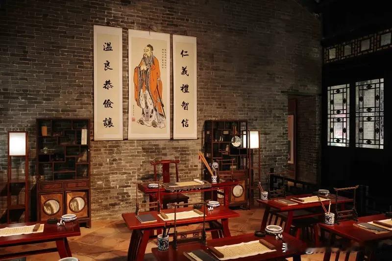 对联这玩意儿，真是中华文化的宝藏。就说“糊糊涂涂听糊涂”这个上联，叠词用得妙，“