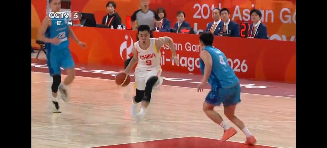 北京时间9月11日上午，日本名古屋，郭士强挂帅的中国男篮迎来本届亚运会首战，38