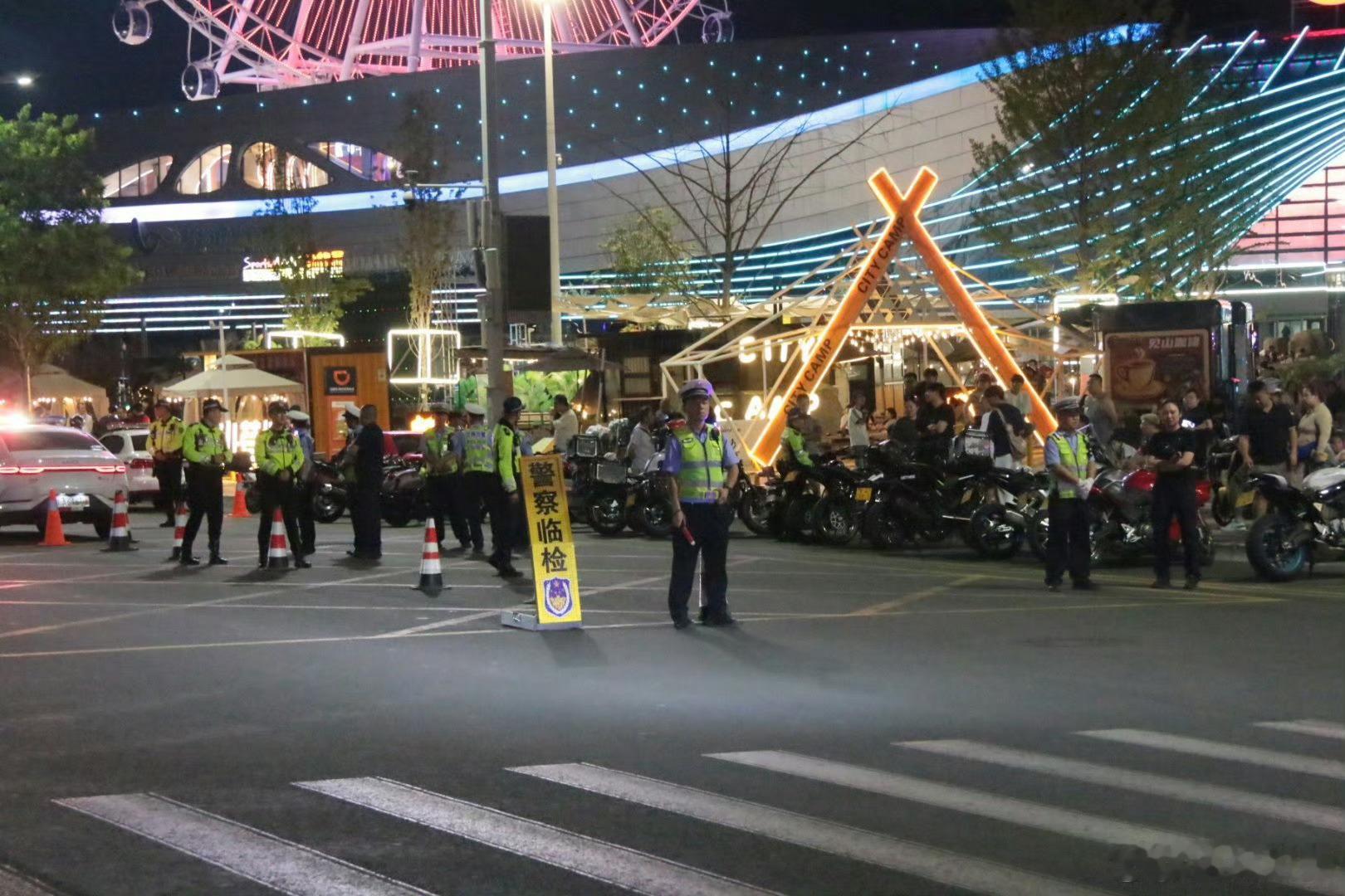 严查飙车炸街 兰州交警为夏夜降噪兰州交警严查飙车炸街        连日来，兰州