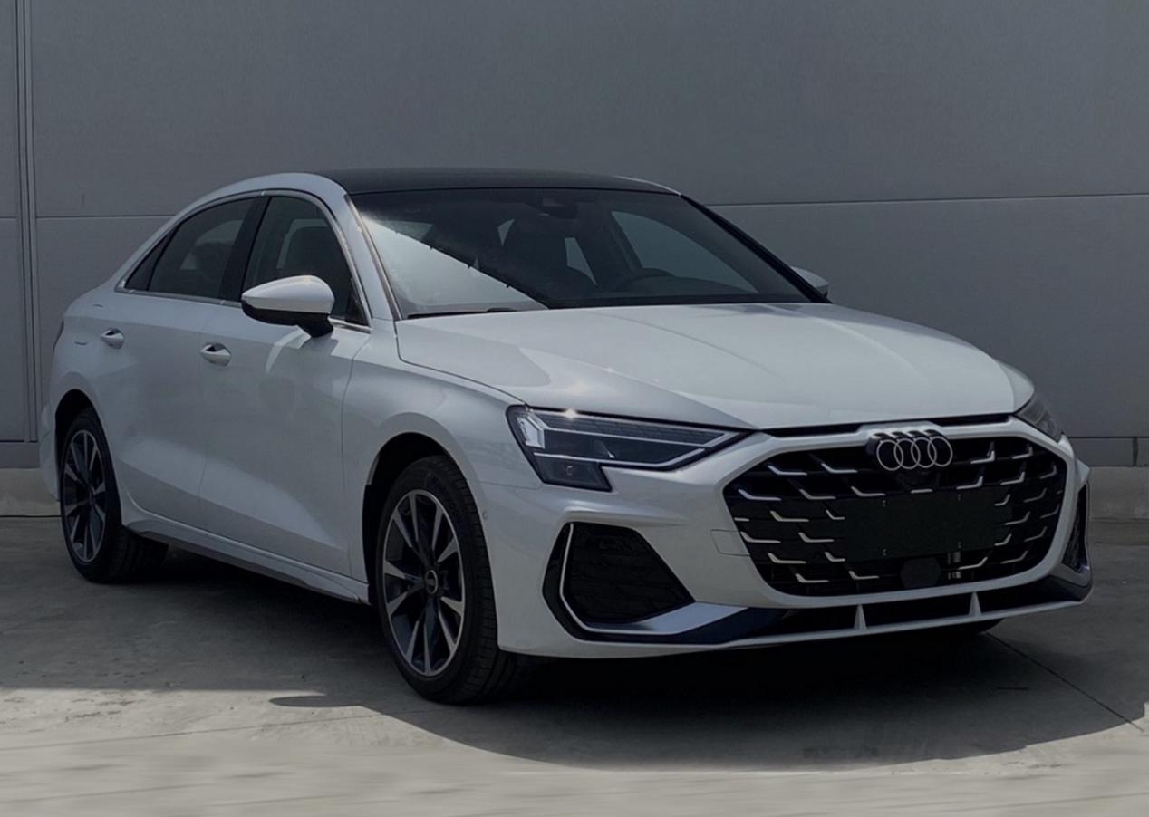 2025款Sportback 35TFSI飞驰尊享型，车辆在门店安装360时，将