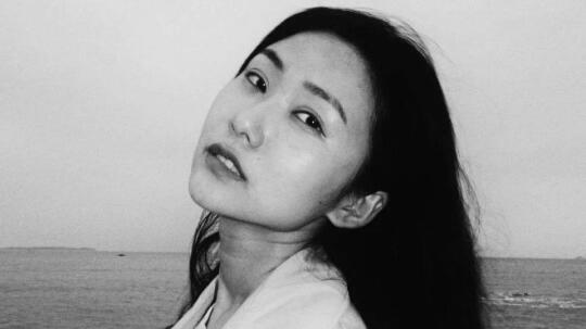 女演员称王星系草根，日薪竟不到 208 元