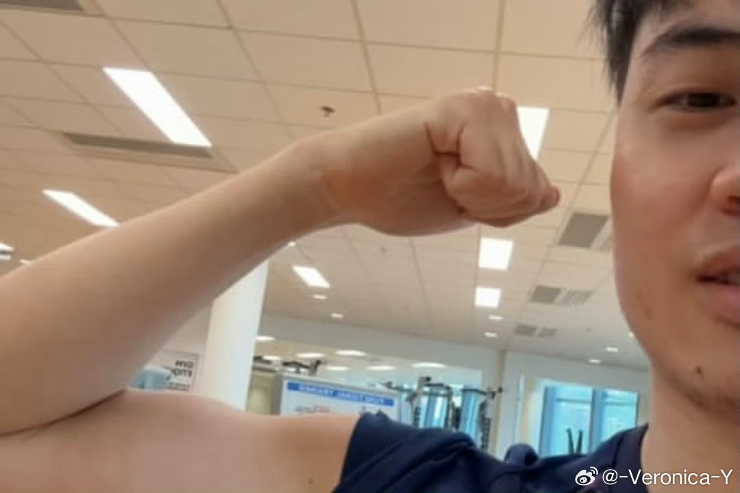 彩蛋小猫有在认真练力量哦