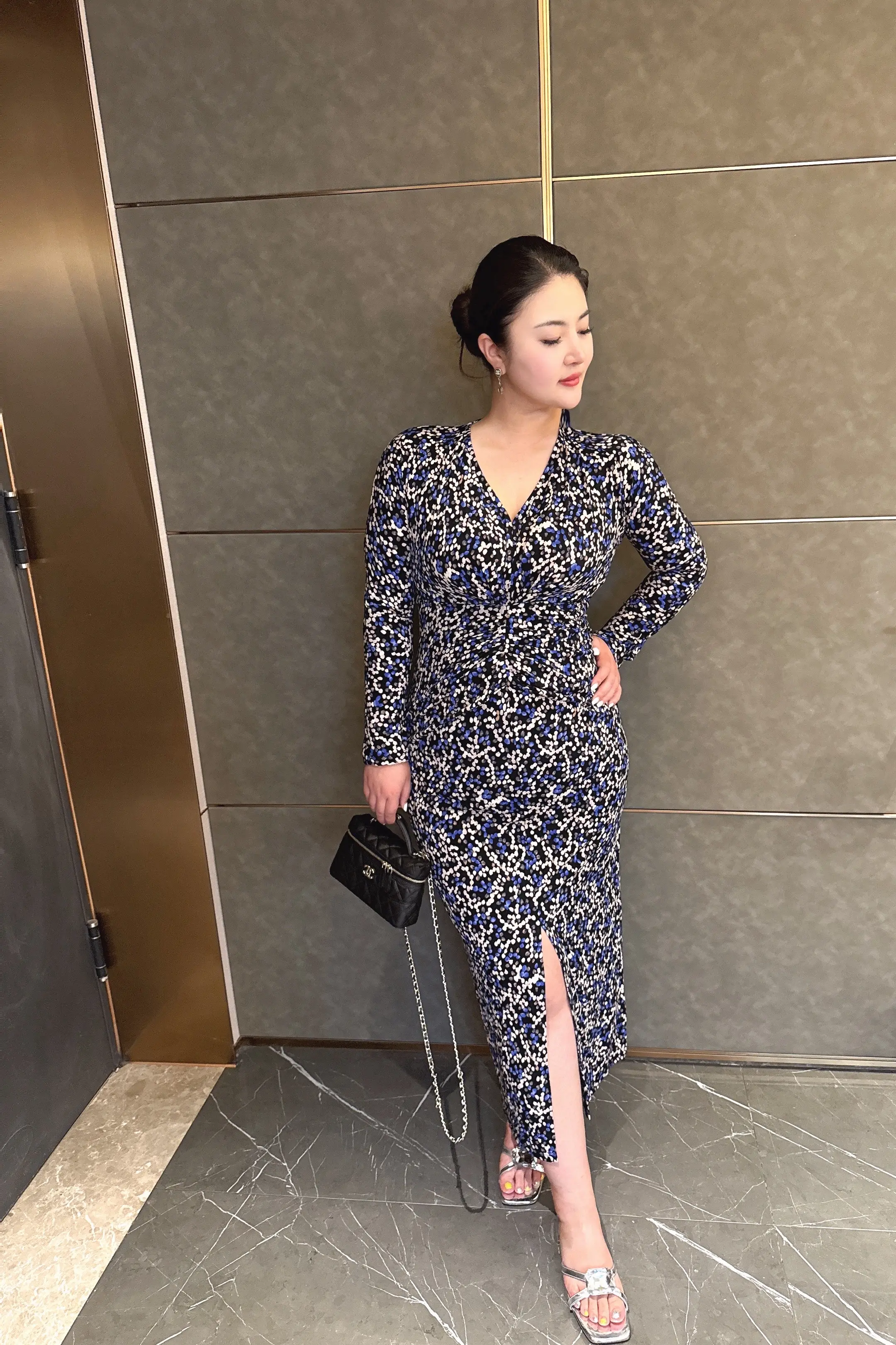 我就喜欢看你嫉妒我  拼着命的造谣我 诋毁我 每天偷看我 像狗一样到处...