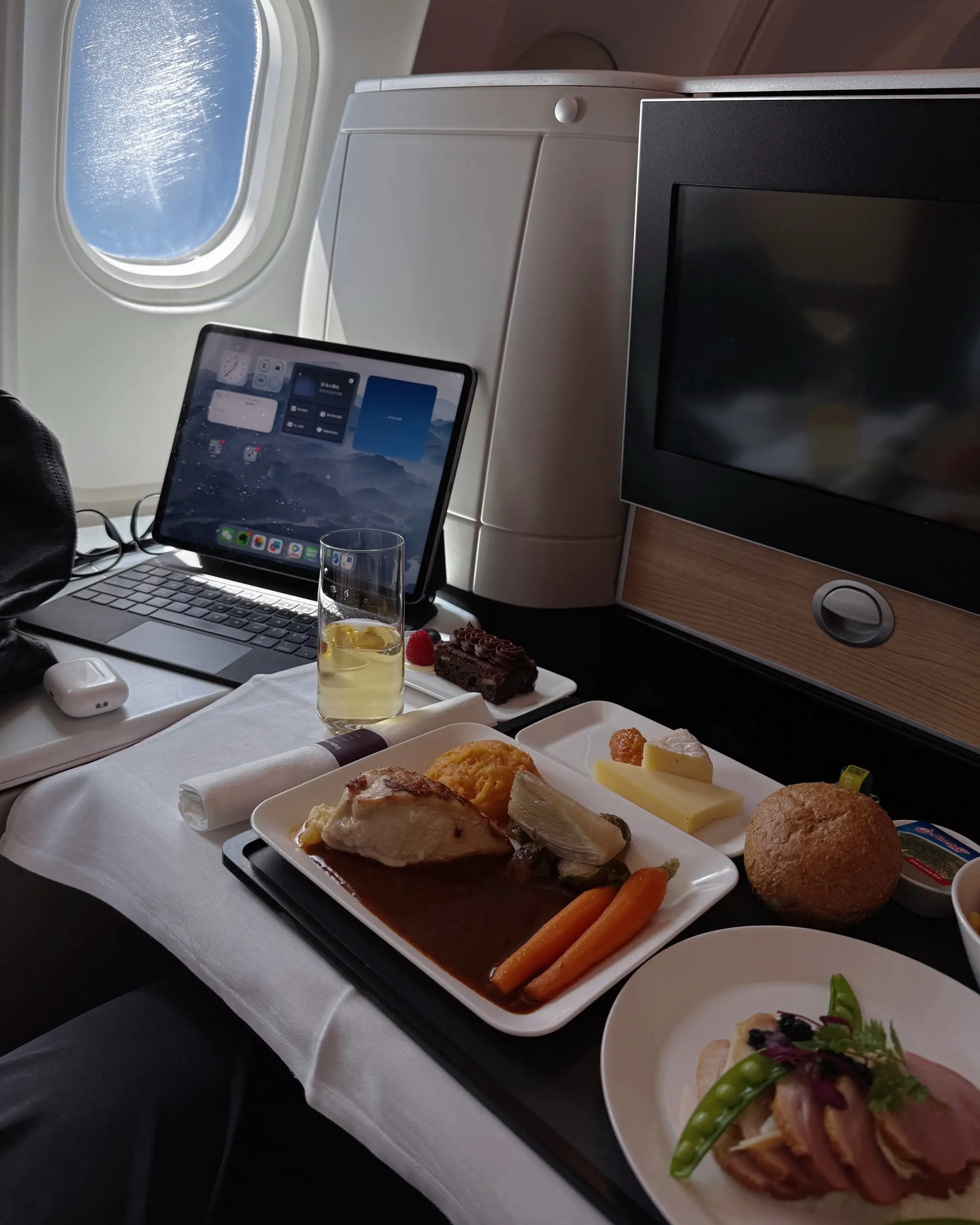 just share my life，not me.