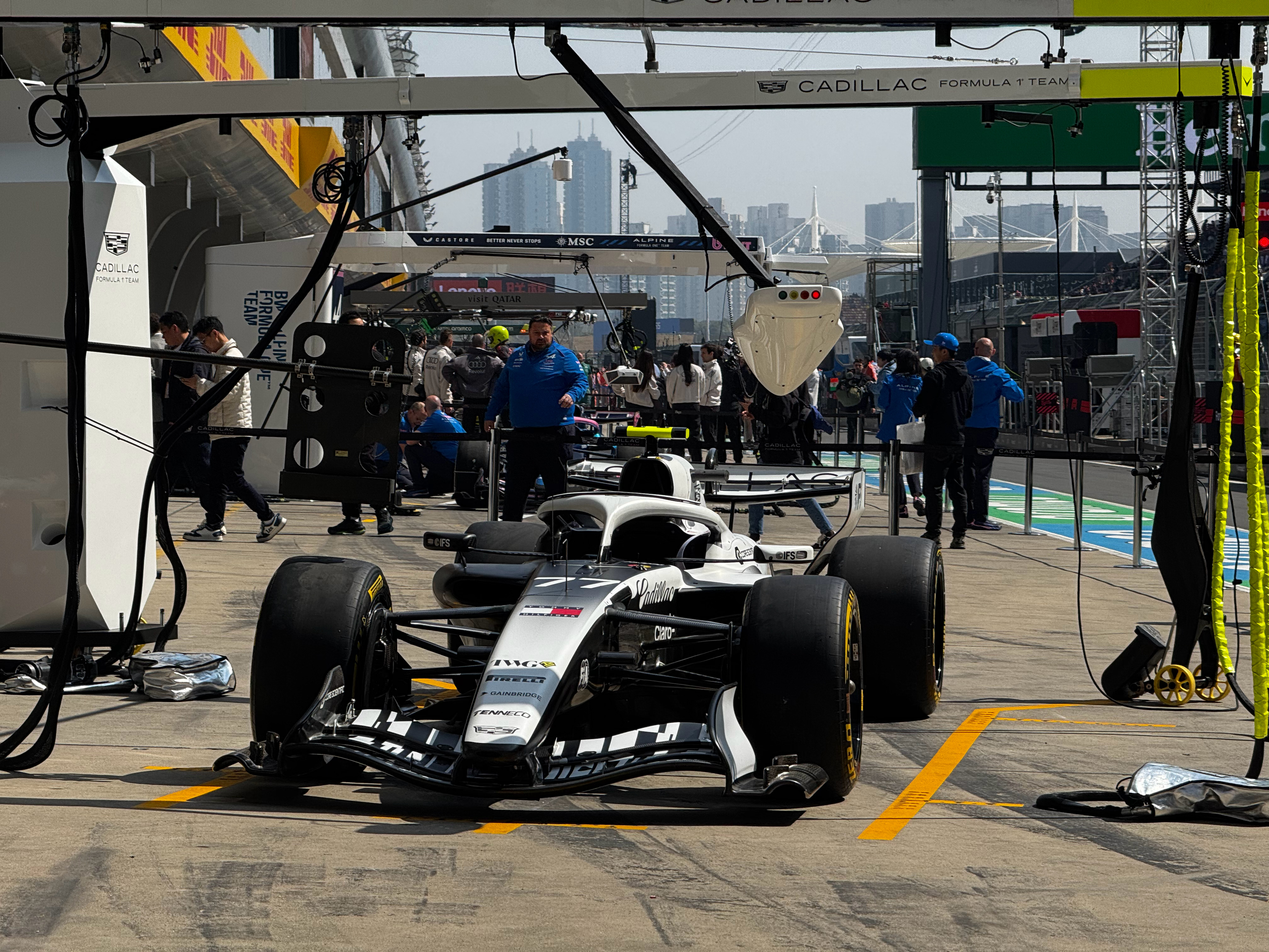 站站坐坐拉塞尔的位置，周杰伦的好友也来了，感谢提供的F1围场证 上海·上海国际赛