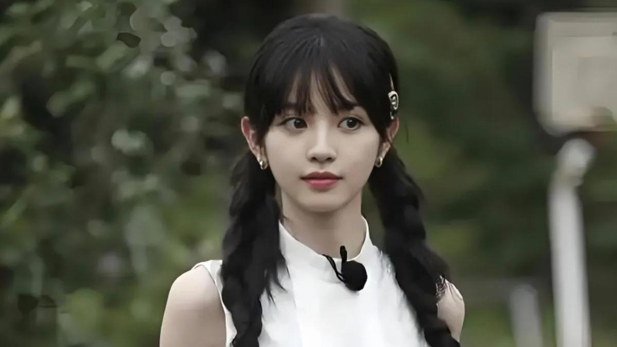 田曦薇恋情迷雾：小心谨慎，狗仔无功而返

田曦薇，如今在娱乐圈中行走得越发小心。