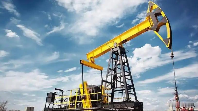 现在整个投资圈，最灵魂的拷问不是“买啥涨”，而是简简单单四个字：打完了吗？

别