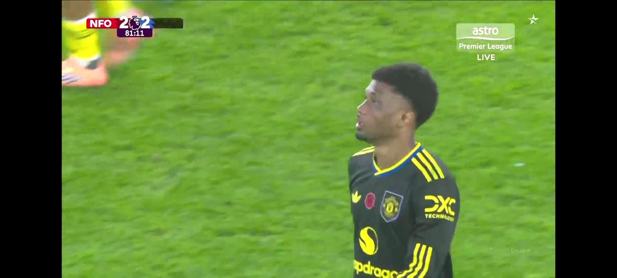 有过幻想，但我们始终是保级队啊！还是别幻想了[无聊]曼联 中场对抗明显被森林压着