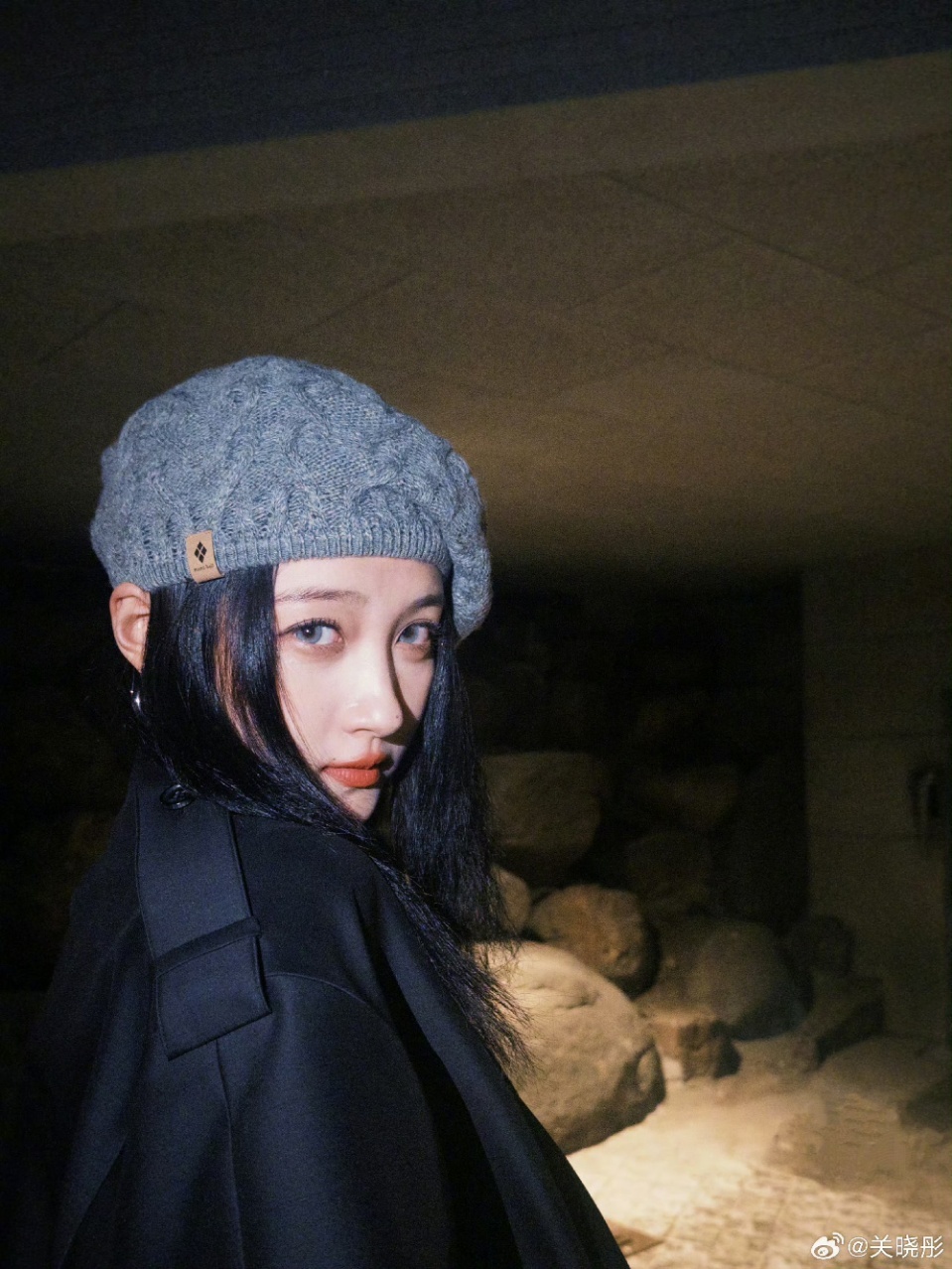 关晓彤关晓彤灰色美瞳关晓彤灰色冷帽关晓彤灰色美瞳配冷帽好好看 