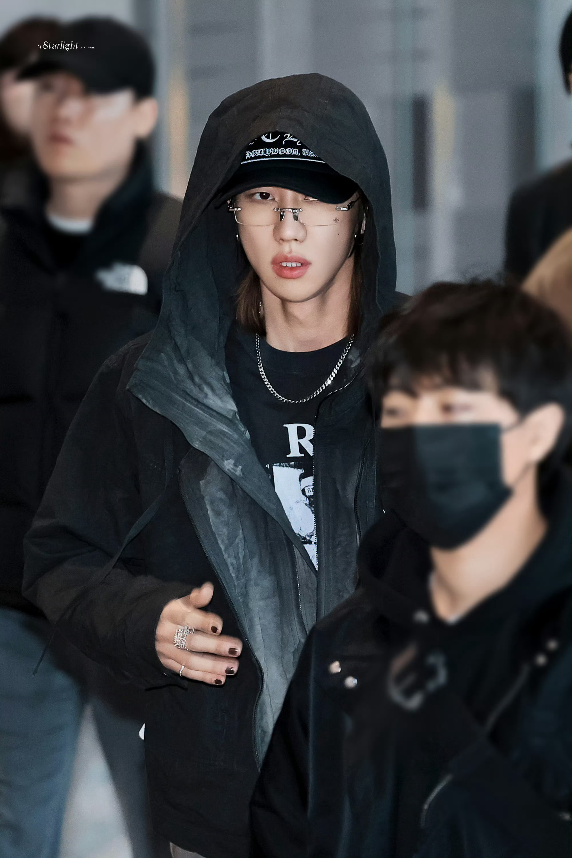 徐明浩戴无框眼镜还是太那个了徐明浩无框眼镜禁欲感