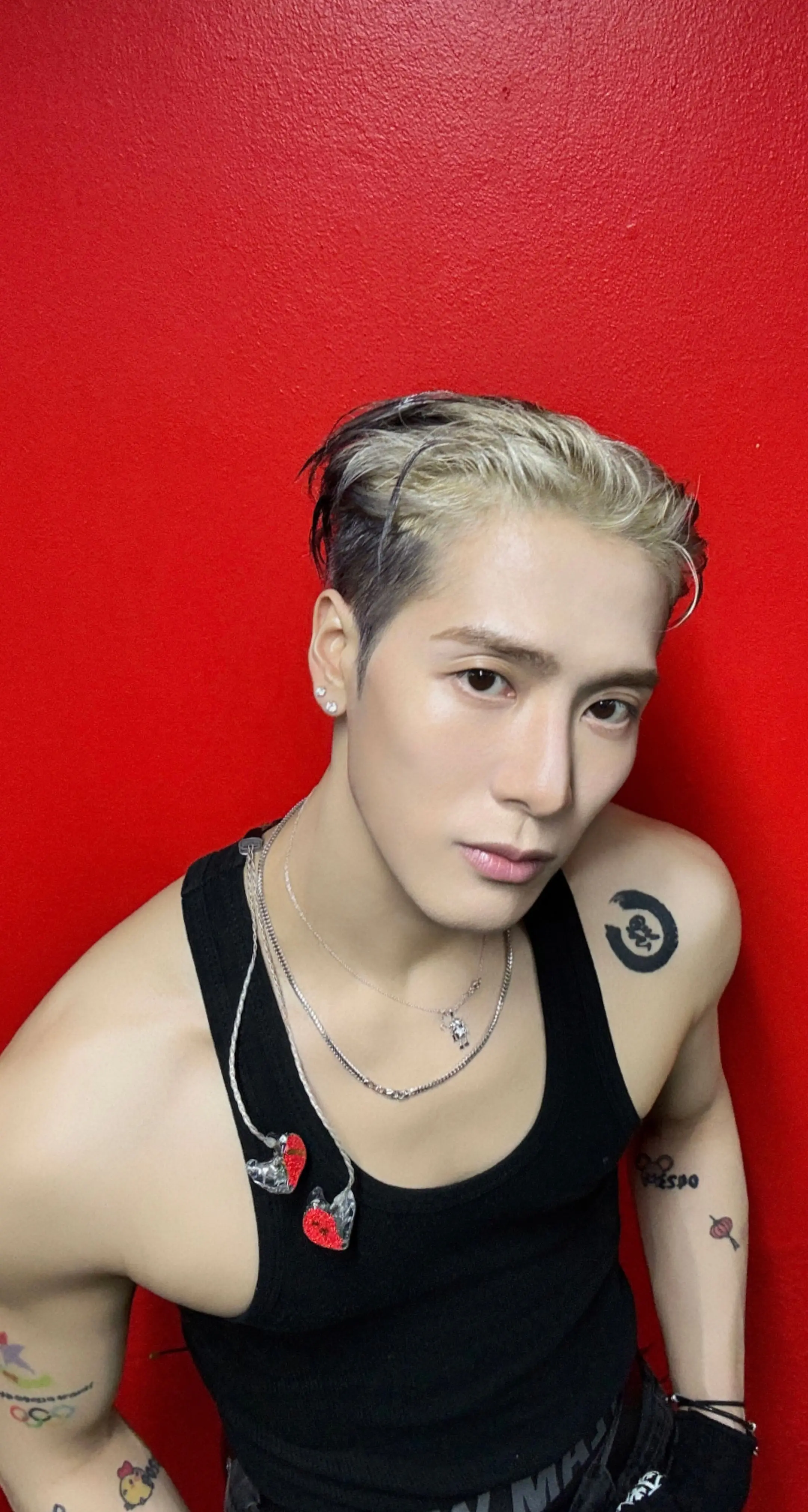 救命...不要这样盯着我看🥵。