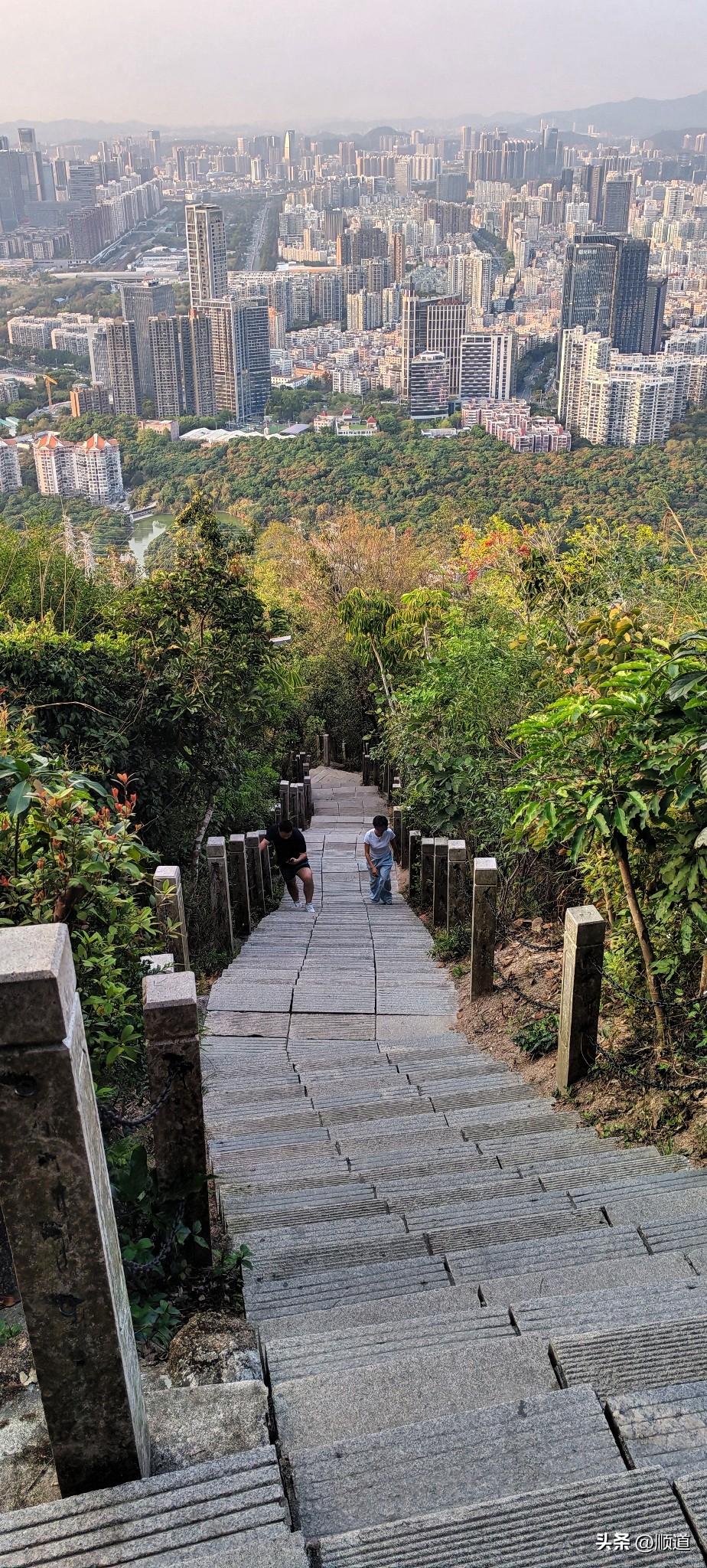 问一下所有男人是这样吗？
一个男人说，男人心里只装着两个女人，一个是还没得到的女