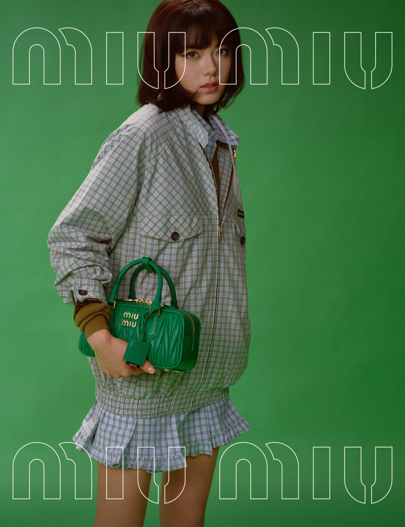 MiuMiu女郎赵今麦Day5来了今天是绿色系 miumiu这是要把各种颜色的手