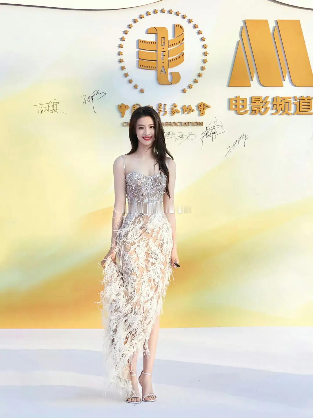 王楚然算大骨架吗？一直觉得她是符合172身高的正常骨架，但xhs很多说她大骨架 