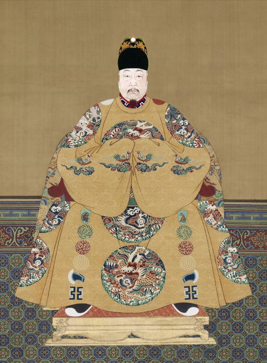 南明四帝：弘光、隆武、邵武、永历。有朋友想让我谈谈南明四帝。好，那就谈谈。
弘光：兵祸中逃出来的难民宗室，上位前甚至还要向其他明宗室借钱过日子。几乎什么势力没有。又因出身问题（祖母郑妃与阉党亲近）被东林党讨厌。
值得一提的是：说弘光荒淫无道和冒牌货属于东林党的污蔑宣传。
隆武：被地方军阀拥护为帝，和弘光一样没实权。说他有能力改变明清战局属于胡扯……明清战局跟皇帝没什么关系……说到底是一个转瞬即逝的人物。
邵武：比他哥还转瞬即逝。倒是有些骨气。
永历：流亡朝廷，地盘实权一样都没有。一个吉祥物罢了。
南明四帝说好听点是抗清旗帜，难听点算精神傀儡。
