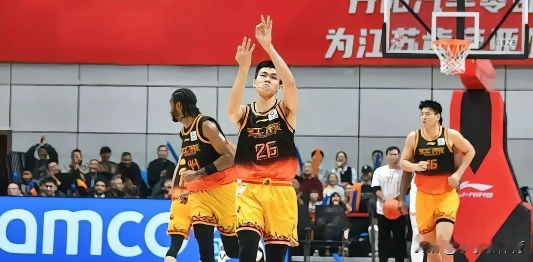 职业生涯首个赛季成本土得分王，庞峥麟让多少混子球员无地自容！

谁能想到，今夏以