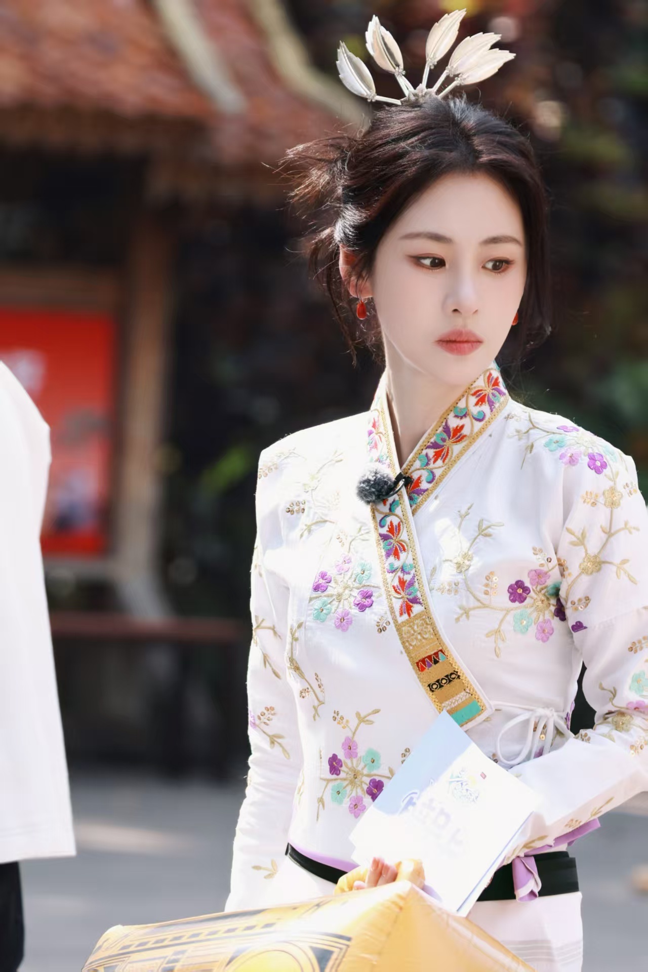 张碧晨跳了傣刀舞张碧晨学舞都是优等生张碧晨也太全能了吧！歌声动人就算了，傣刀舞一