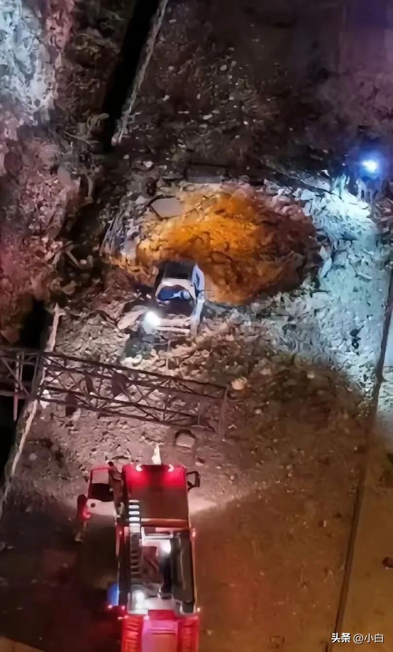 美伊打仗，
又打火了中国制造！
​伊朗发射导弹袭击耶路撒冷，不小心炸到一辆正在行