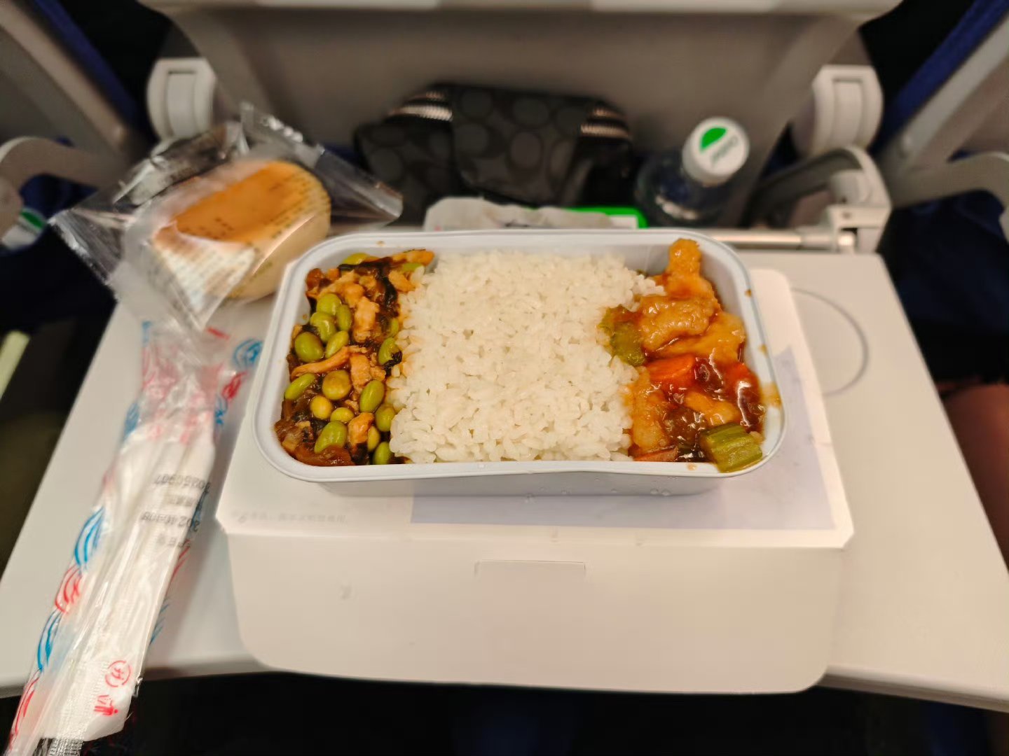 全世界最差航空的飞机餐 这是我坐飞机的午餐算差吗[允悲] 