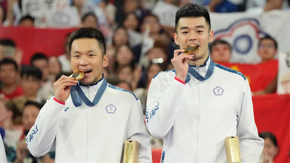 【王齐麟两度错失药检 李洋：很严重，但他已有设闹钟】据报道，王齐麟目前已经两度错