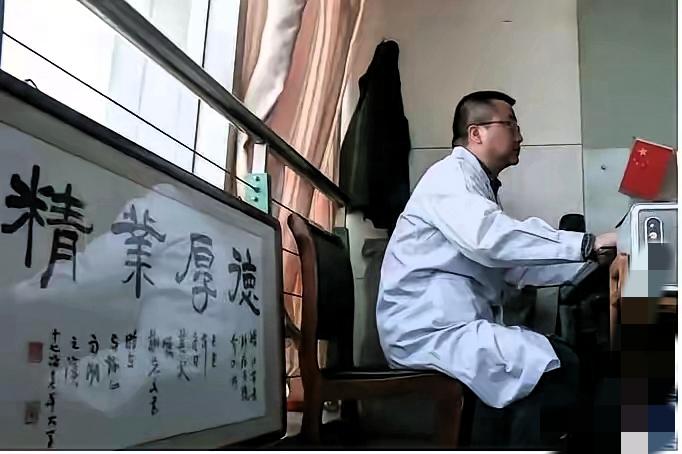 谁能想到？医院查贪腐没抓着蛀虫，反倒挖出个“匿名活菩萨”！
 
江苏肿瘤医院的席