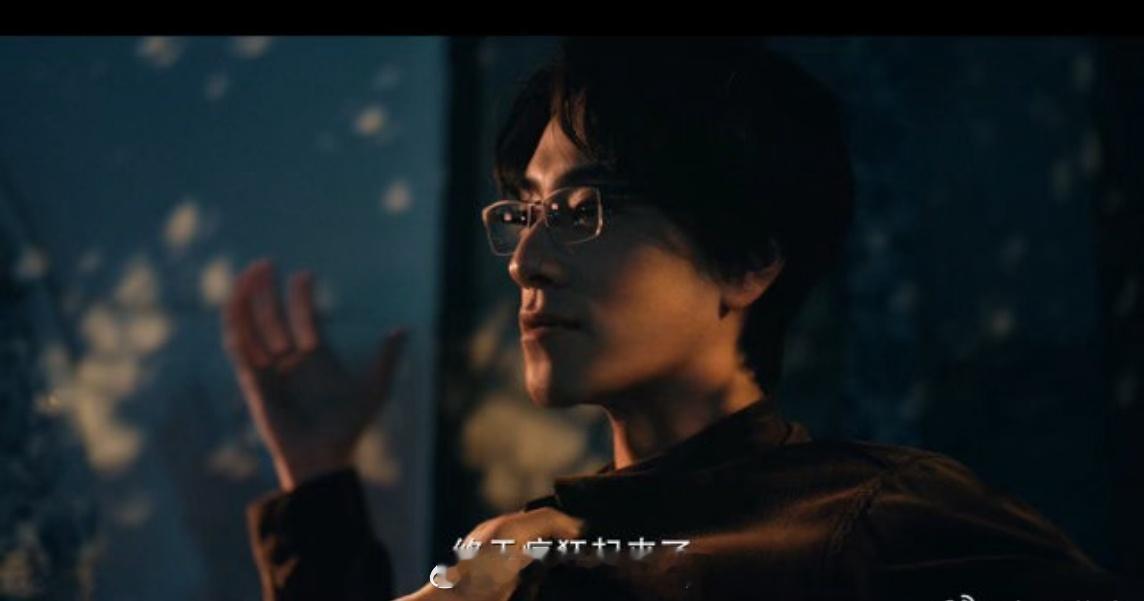 郑云龙演癫了也唱疯了很难得看见郑云龙这种疯批向角色！《蝉》赵屹杰人前克制自持，转
