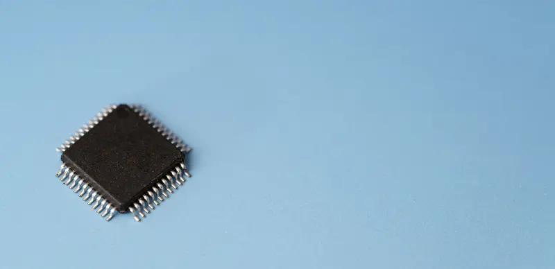 沪指重返4000点！2026年1月5日A股午间复盘：人脑工程掀涨停潮，半导体吸金