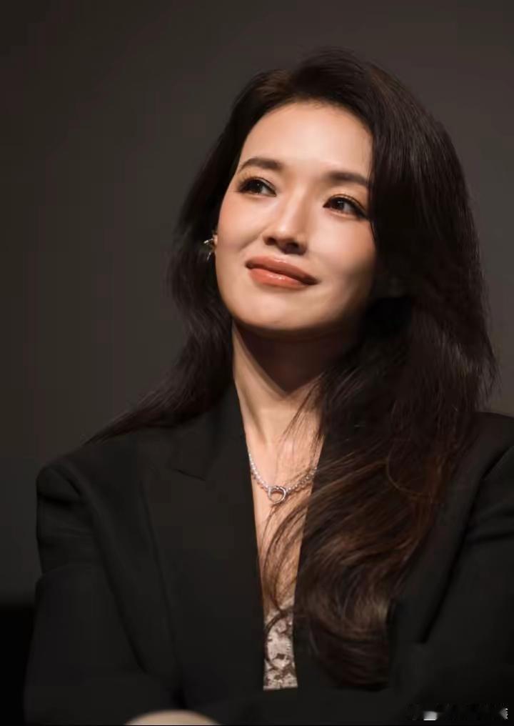 为什么资本大佬都青睐舒淇？原因其实很简单！不是因为顶级流量，也不是因为单纯咖位高
