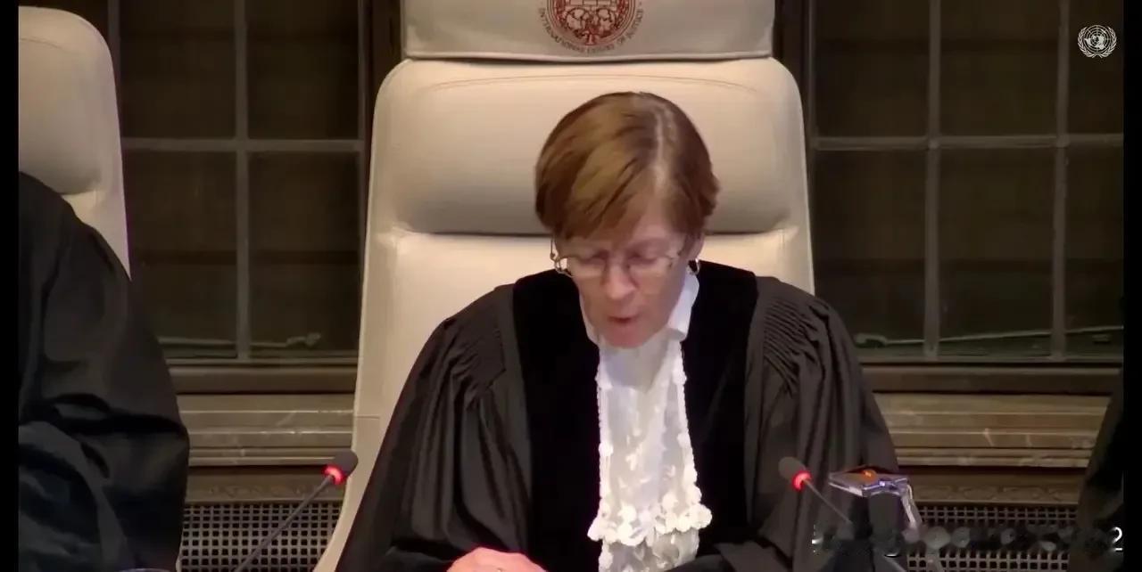 大国行为成了笑料。南非起诉以色列种族灭绝，国际刑事法院以压倒性多数判决：以色列的
