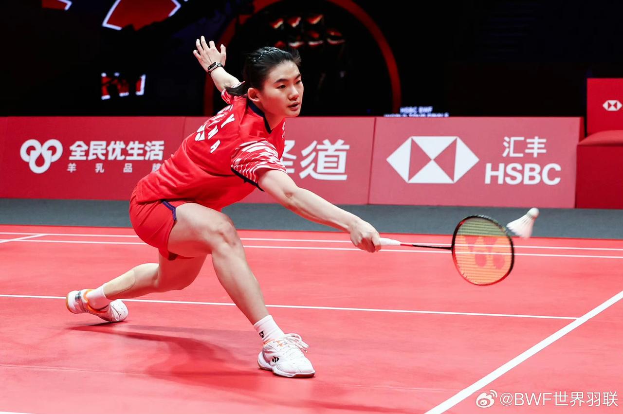 韩悦止步首轮 | 全英赛

3月4日，2026全英羽毛球公开赛女单首轮，韩悦苦战