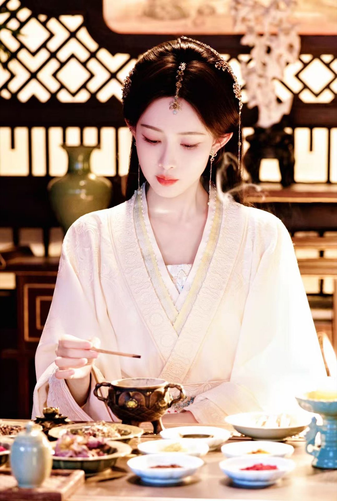百花杀节奏好快《百花杀》剧情全程无注水，开篇直接开启女主复仇线，权谋博弈层层递进
