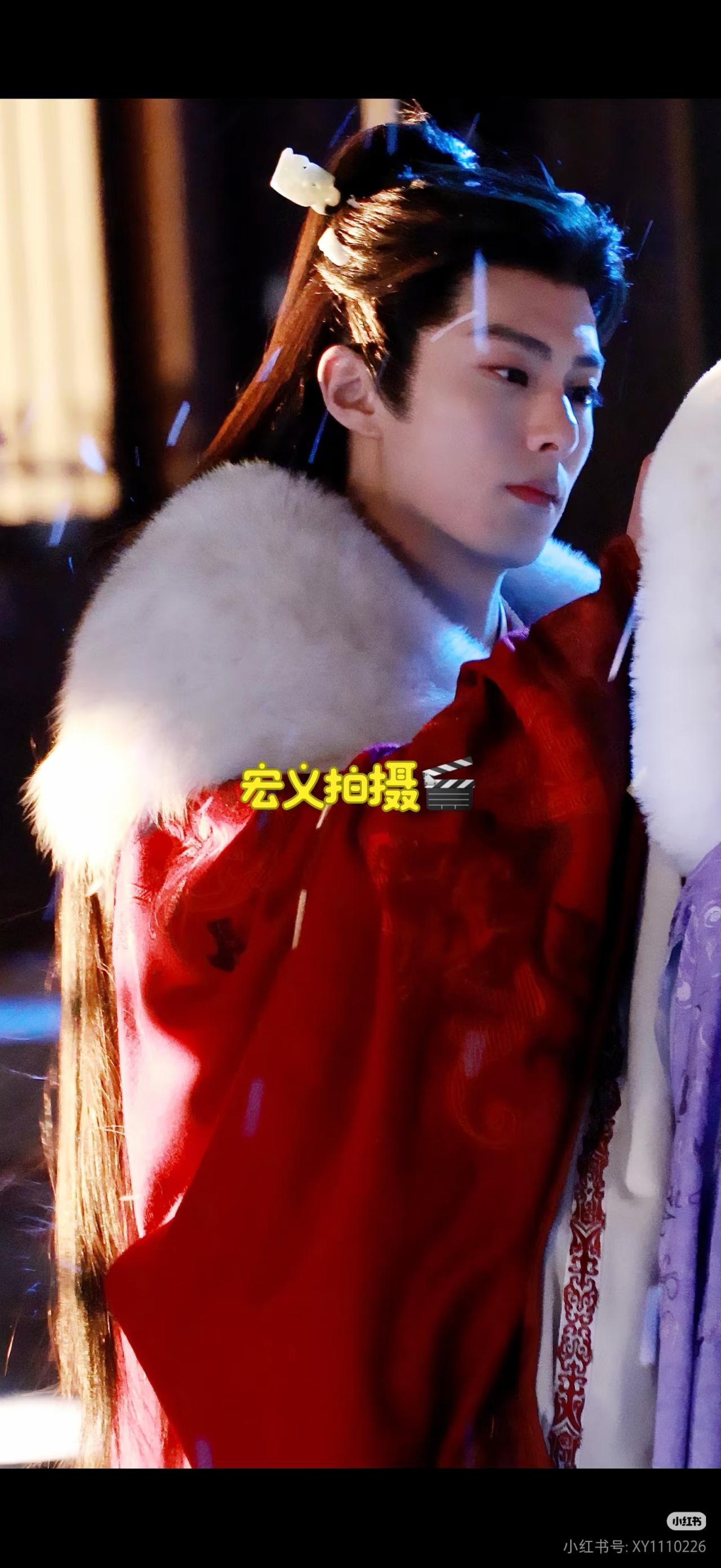 同一个横店代拍拍的明星生图。
生图，不修容，没有滤镜，看出来谁好看了吗？