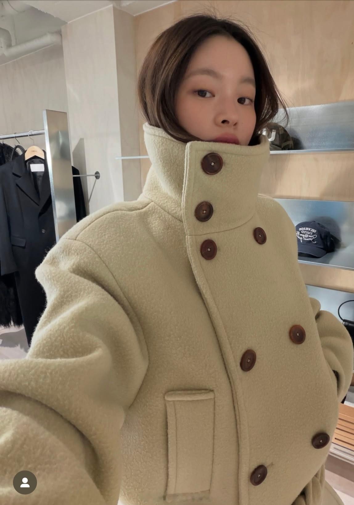 kim a hyun肤姐近期生活继续时髦穿搭 