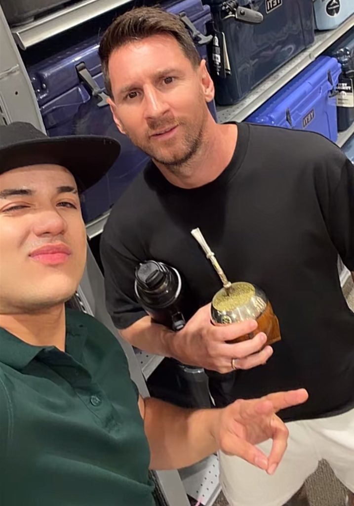 太帅了新鲜梅梅梅西