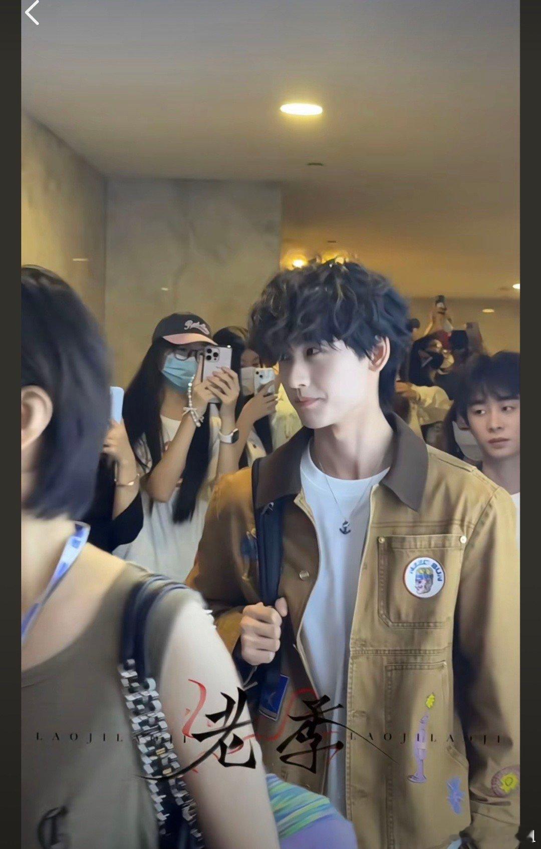 小黄真是从来没有上限哈[馋嘴] ​​​