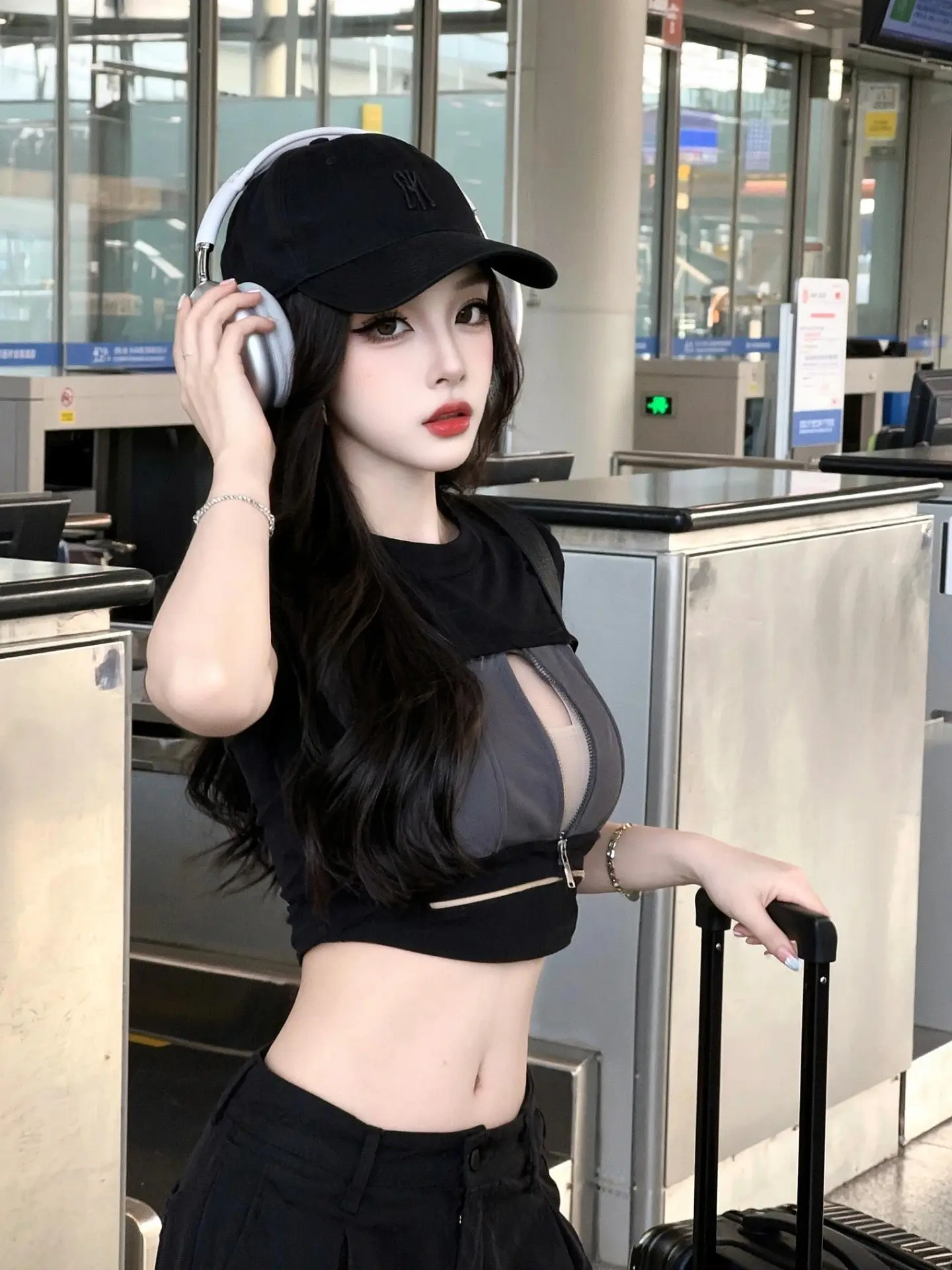 甜酷天花板 御姐天花板 辣妹运动服 纯欲紧身短袖 小腰精穿搭灵感