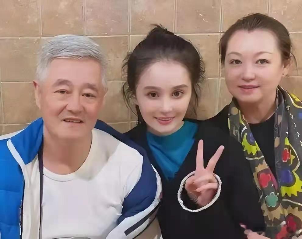 赵本山女儿重度抑郁症又发作了，家家有本难念的经，跟钱多钱少没关系！ ​​​