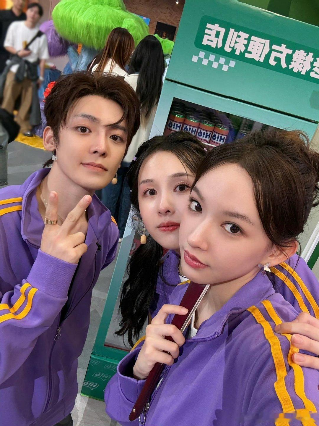 #你好星期六半脸卸妆#这次成绩不作数，缉妖小队下次肯定逆袭！人神妖齐聚，卸妆后差