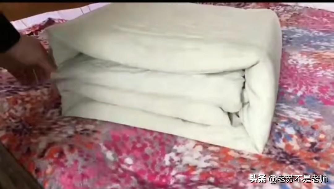 可以说退伍几十年，一直保留着从部队带回来的军用被的战友恐怕不多，一直在用的更是少