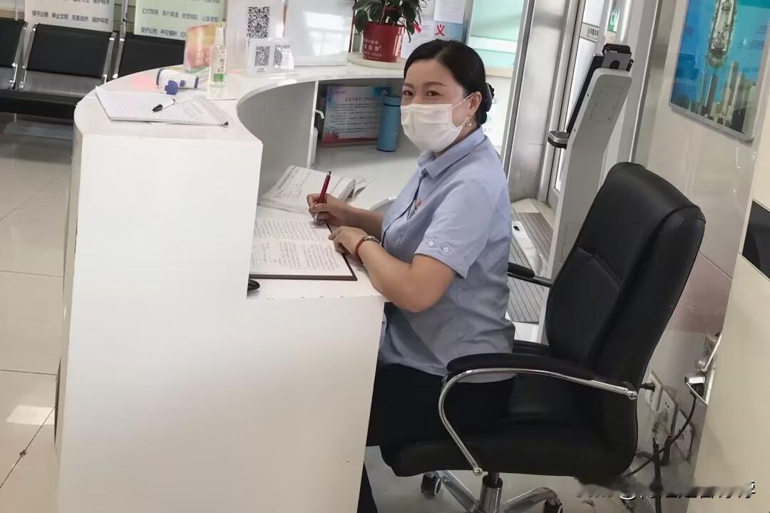 银行询问取款用途，其实是没有什么必要的。

如果是正当的取款用途，人家告诉你了，