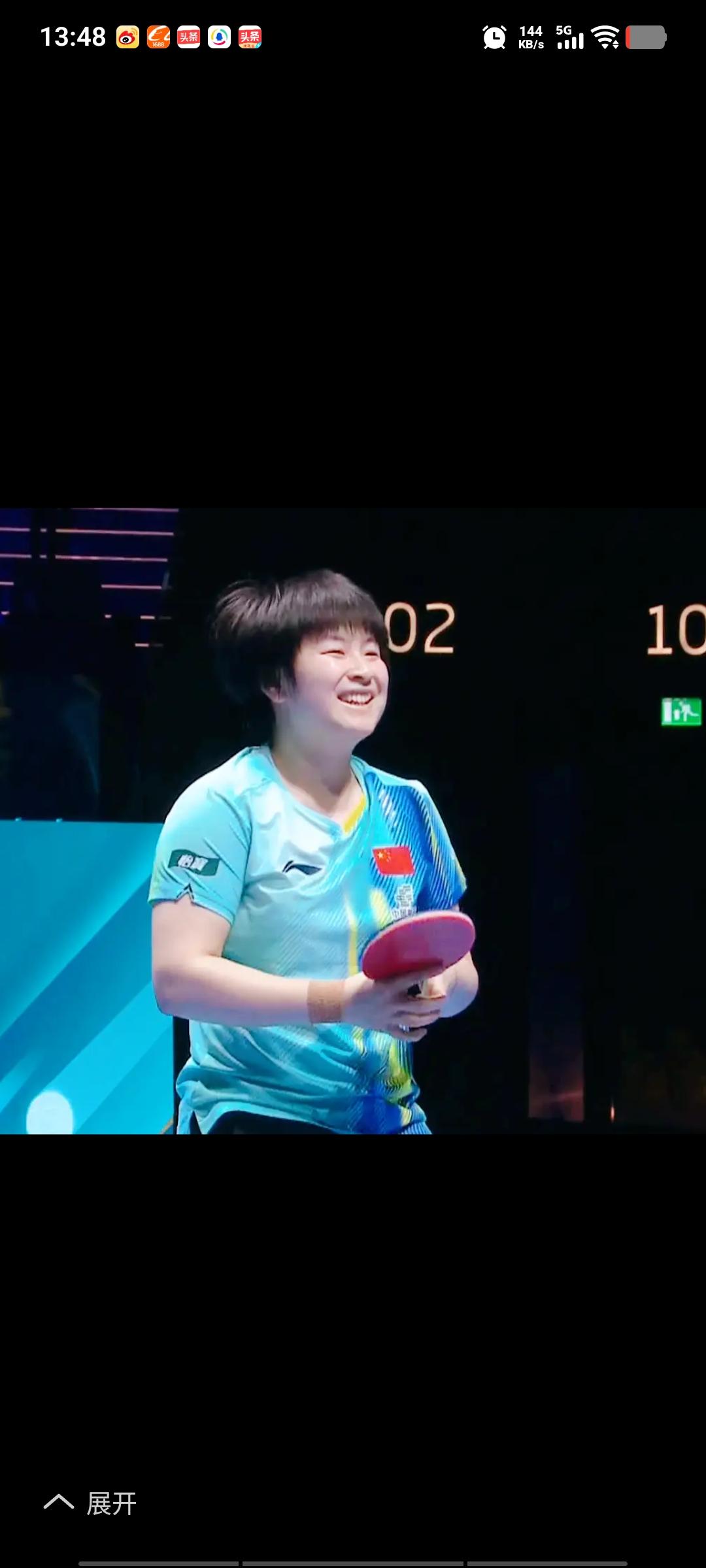 覃予萱以3比1淘汰早田希娜，成功晋级女单16强。今日，年仅19岁的小将覃予萱敢打