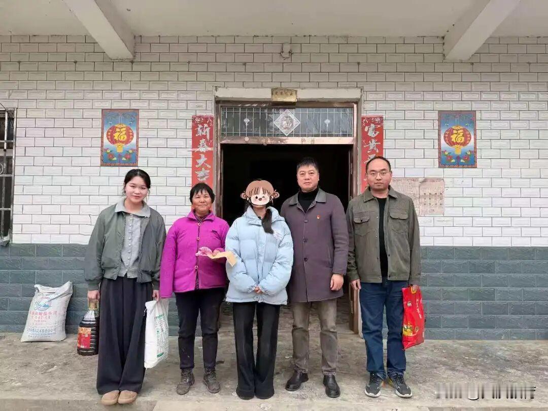 连日来，陕南的清晨带着几分寒意，但在部分学生的家中，却涌动着阵阵暖意。陕西汉江技