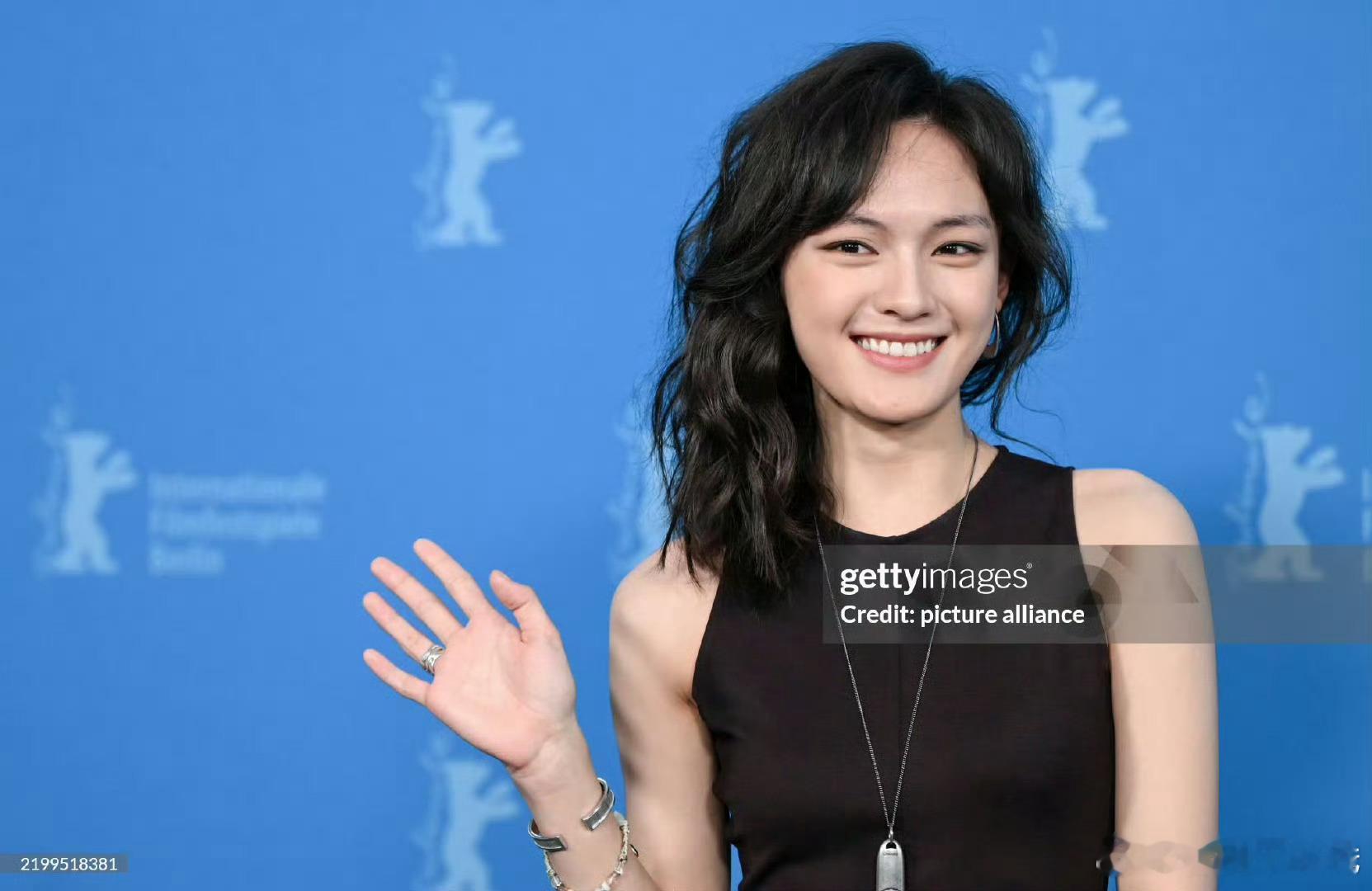 文淇接受采访时真的好有魅力！！谁能不爱落落大方！野性美都快溢出屏幕了 