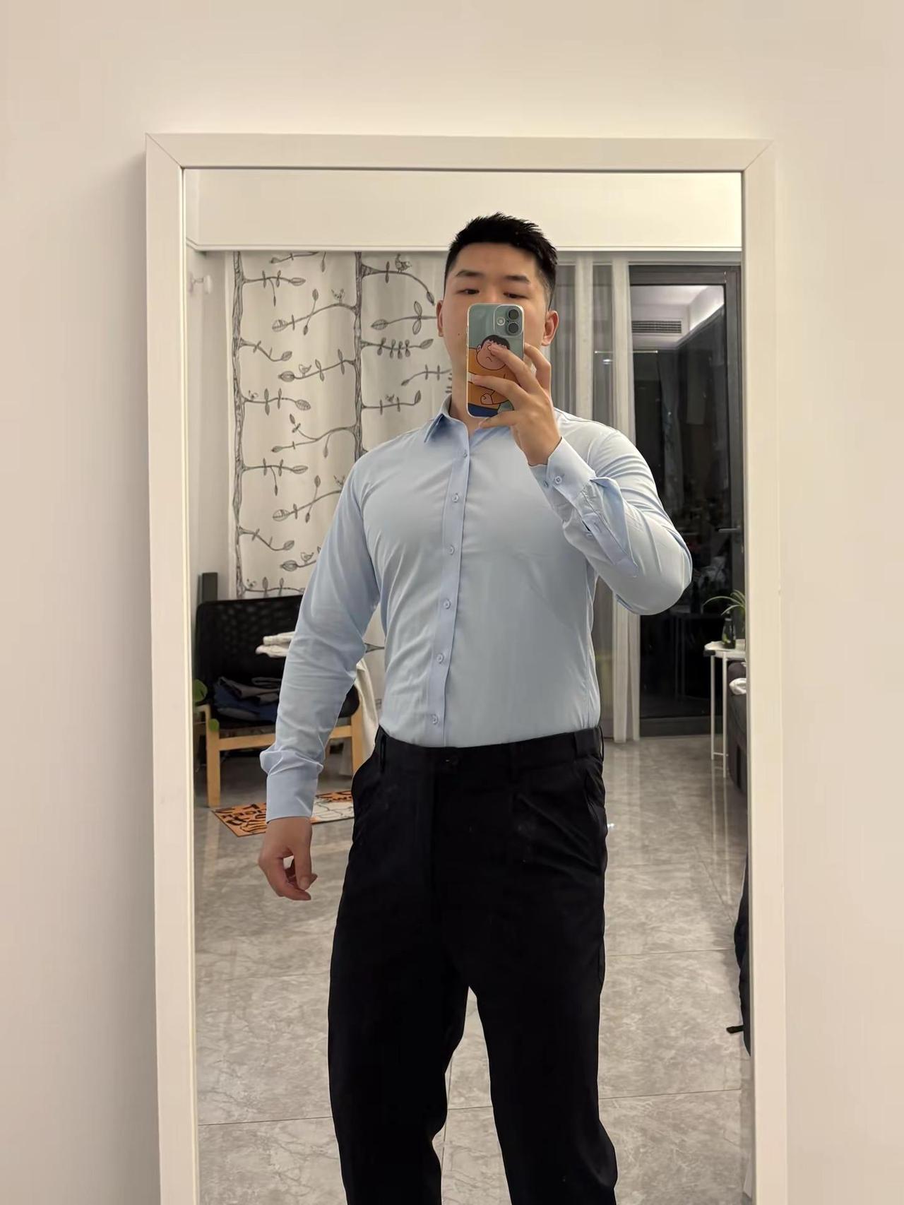 下班早点回家宝宝。正装穿搭 男生衬衫穿搭 ootd 周五周五啦
