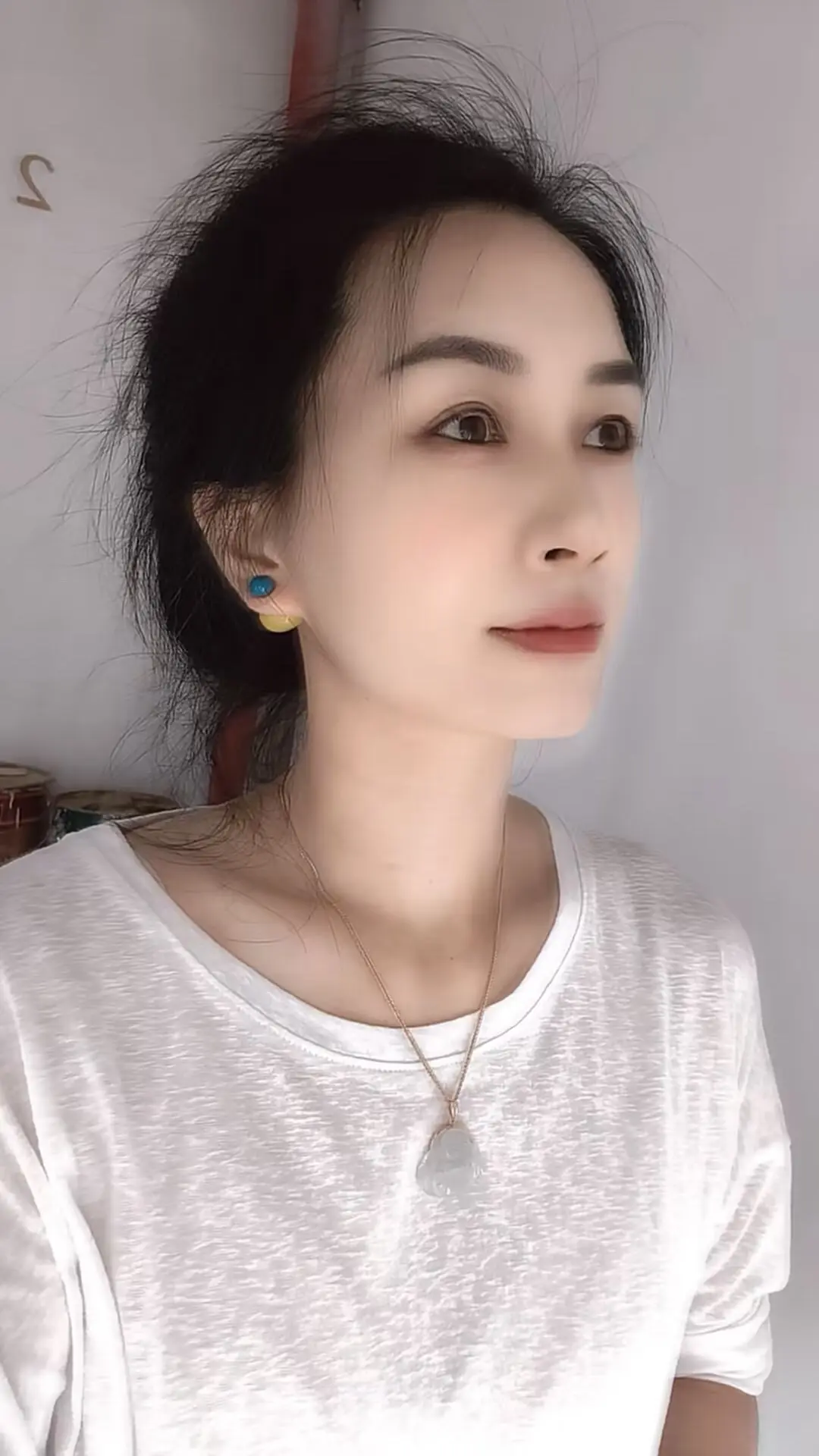 生活啊它没有说明书，难免会走错路，你别太在乎谁都会有遗憾有低谷，白天笑...
