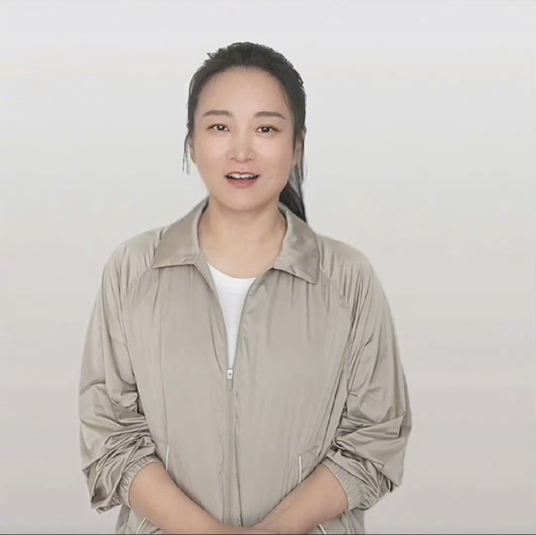 贾玲近照又瘦了姐姐现在又瘦又美！希望你可以永远做自己 ​​​