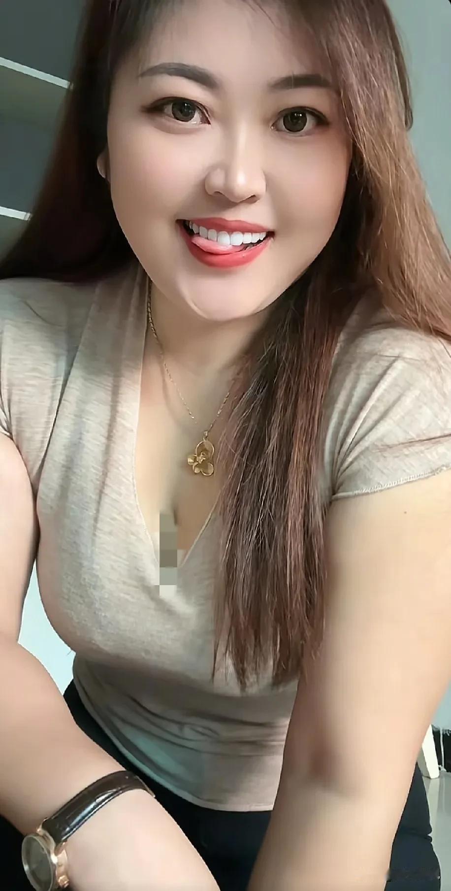 努力赚钱
对自己好点
希望能遇到一个
疼爱我的人