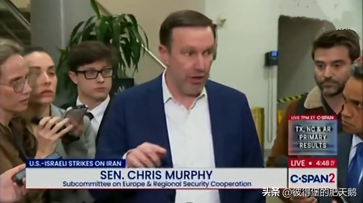 #以美袭击伊朗# 
稍早前结束的美国国会伊朗问题闭门会议，
民主党参议员克里斯・