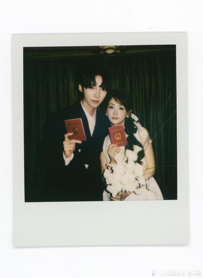 X玖少年团成员为赵磊送新婚祝福  X玖少年团为赵磊送新婚祝福 赵磊开启婚姻旅程，