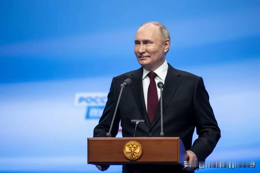 最近，普京是履职总统，而且整合团队班子，大部分沿着老班子的路执政。但是，最大的变